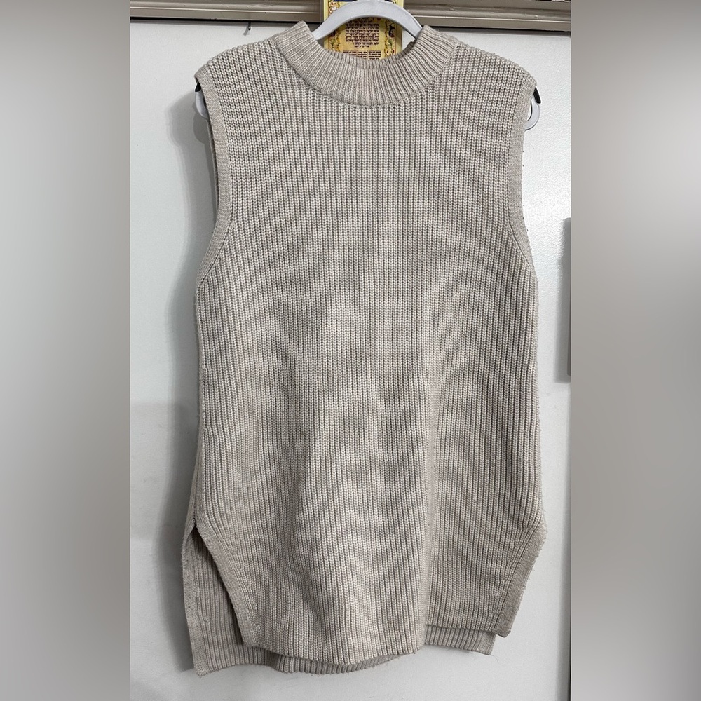 H&M Ribbed Knit Sweater in Light Gray